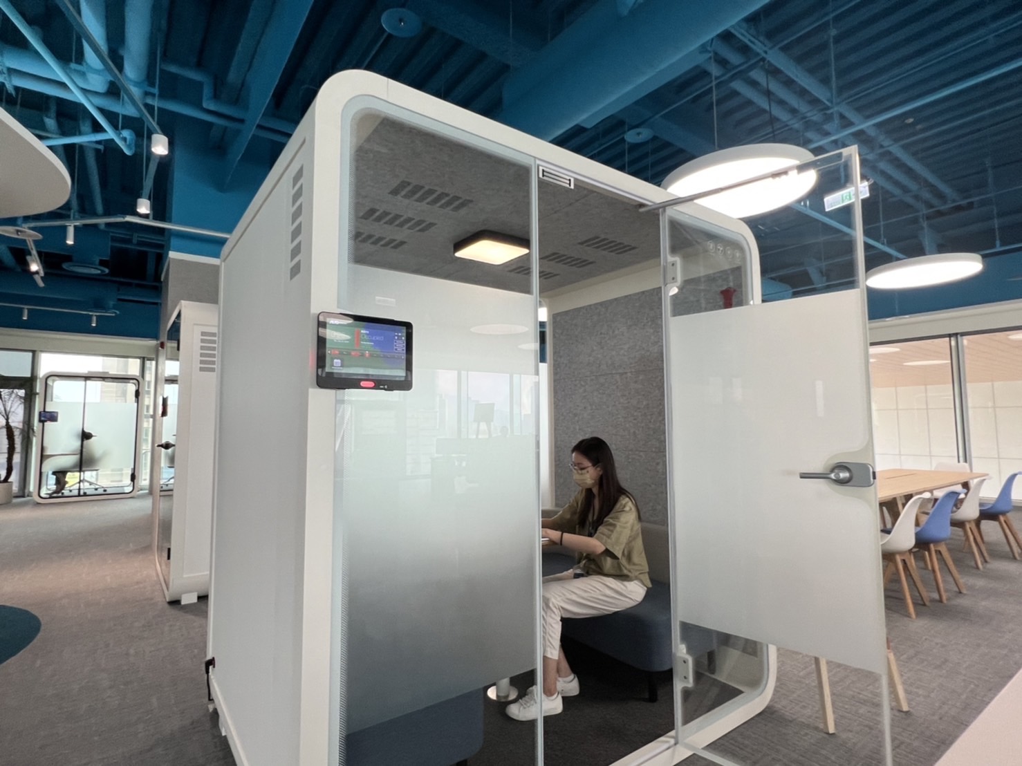 金沙城js9高雄據點的智慧行動辦公艙，展現金沙城js9在面板以外的研發應用軟實力